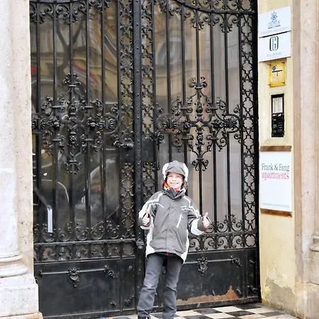 アパート Frank & Fang *