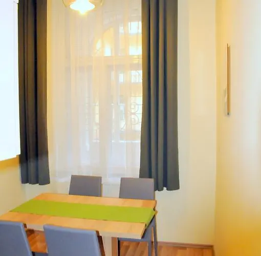 Frank & Fang Apartment *