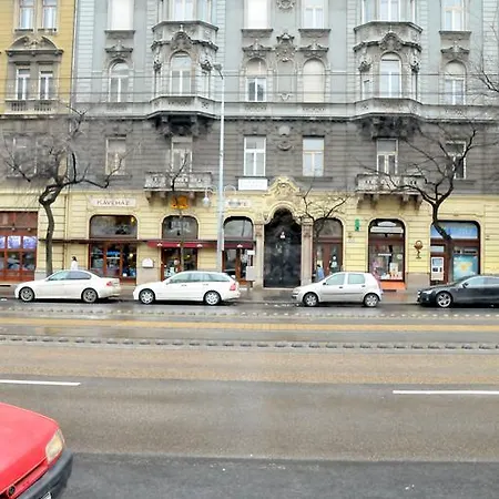 Frank & Fang Budapesta